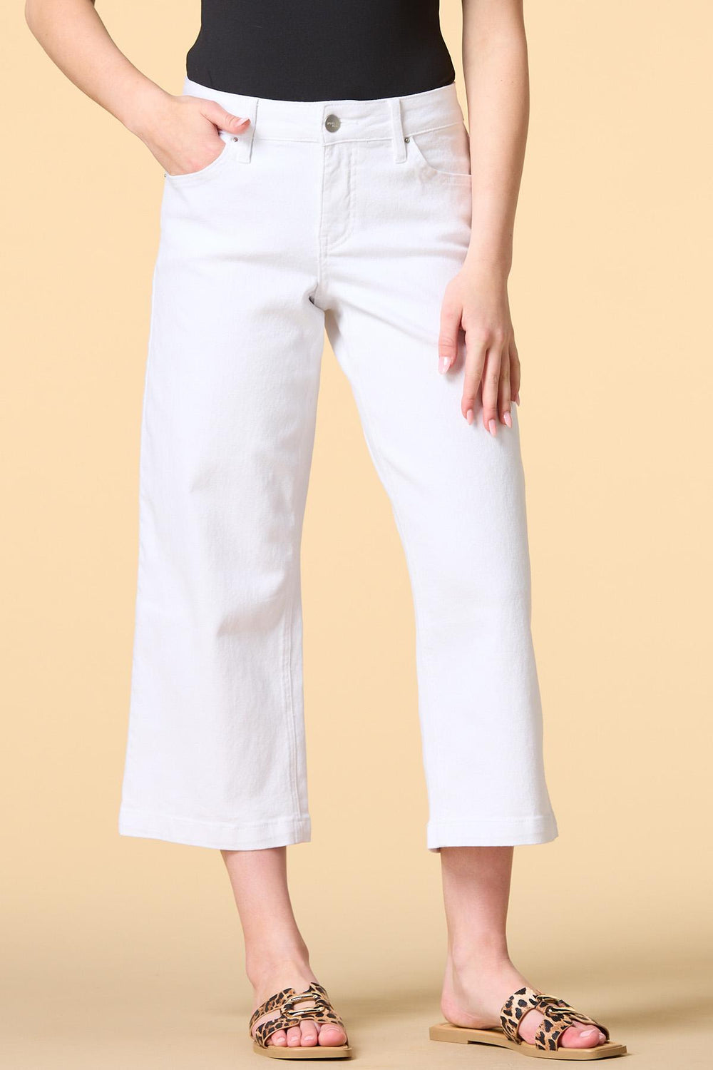 draw a blank white jeans Versona Apparel