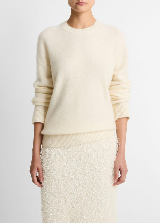 VINCE Plush Cashmere Crew Neck Sweater in Crew Neck