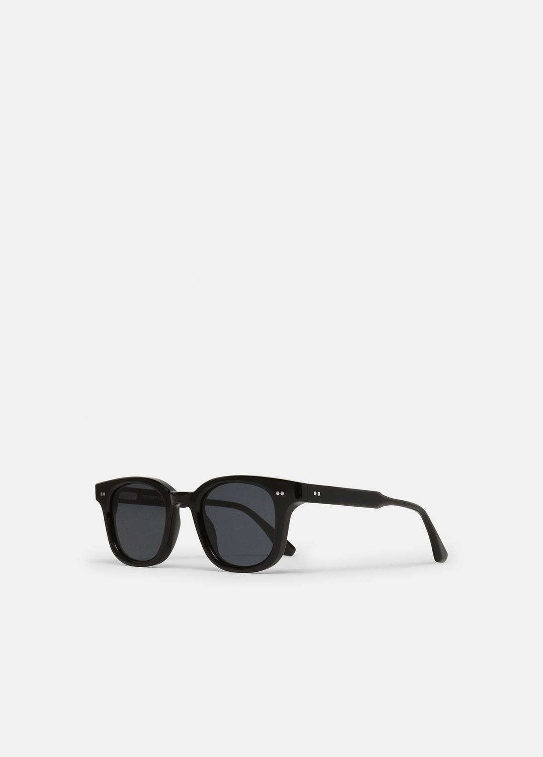 VINCE Chimi 02 Sunglasses in Sunglasses