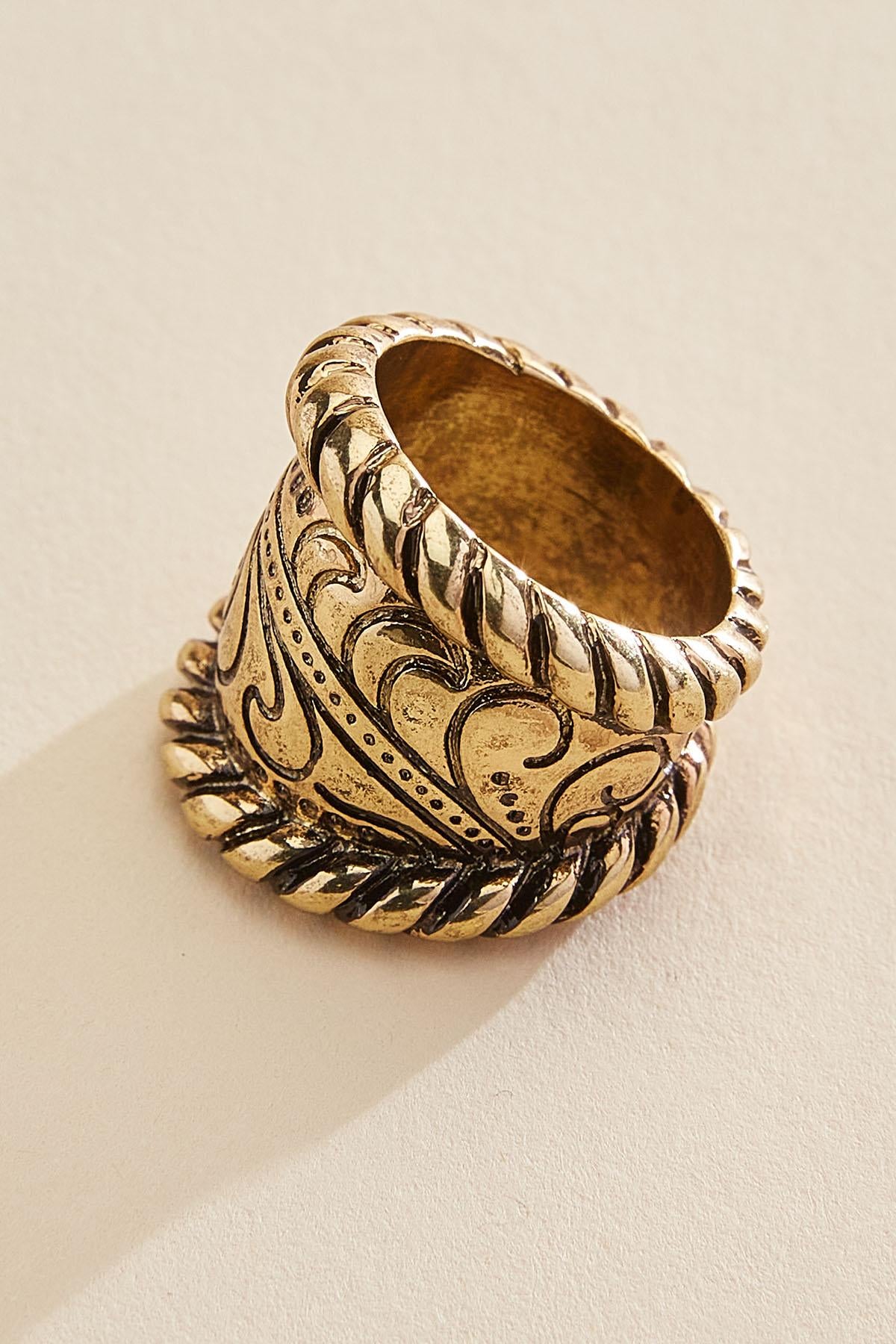 engraved antique gold ring Versona Jewelry
