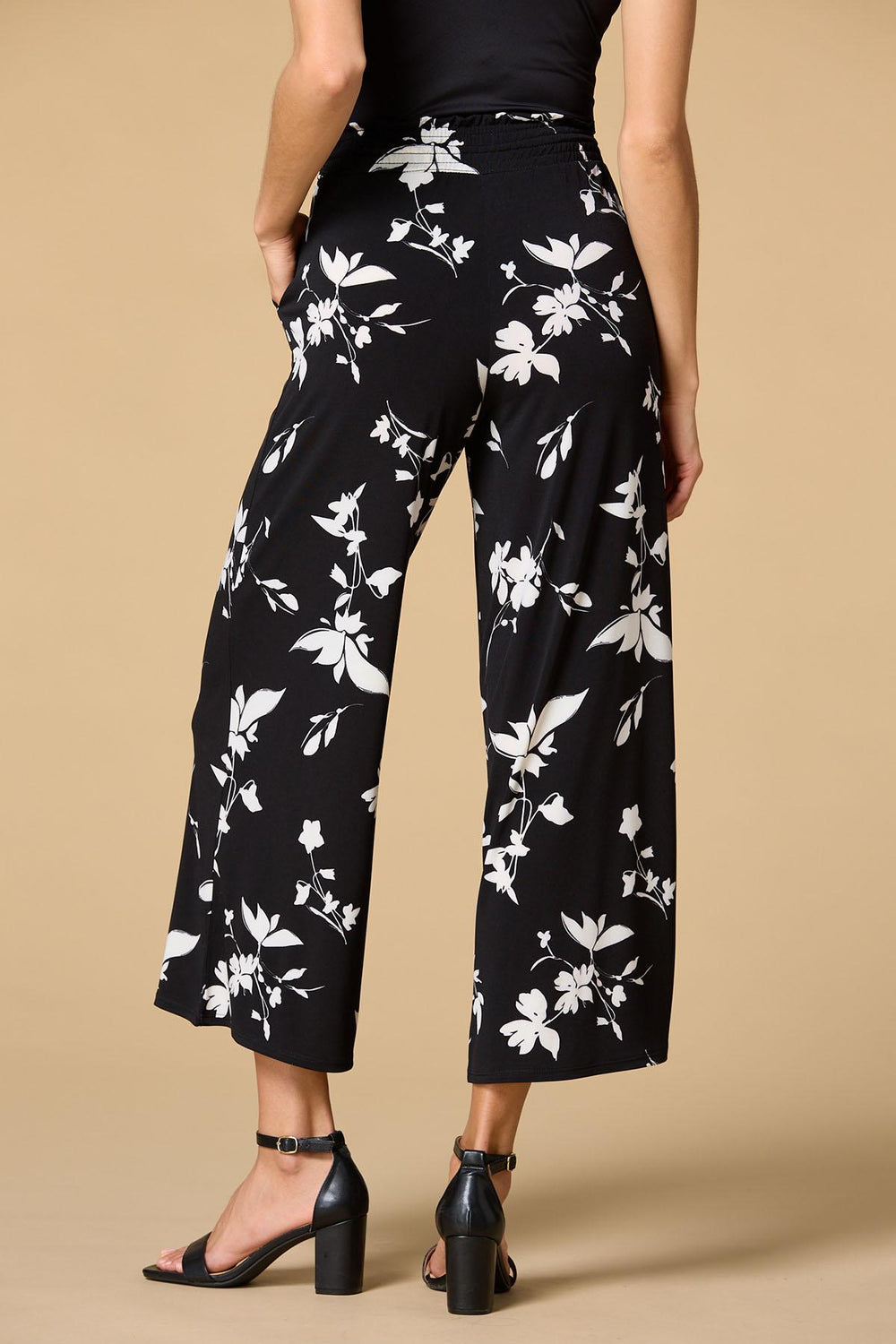 opposite day pants Versona Trends