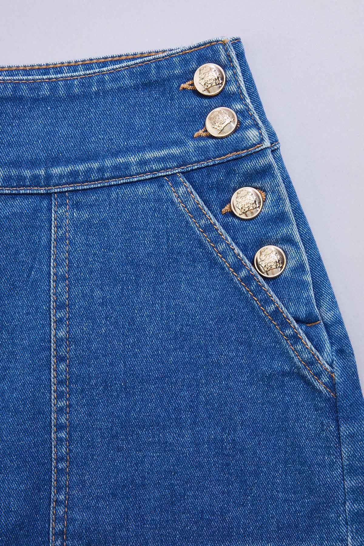 cache sailor button denim shorts Versona Caché