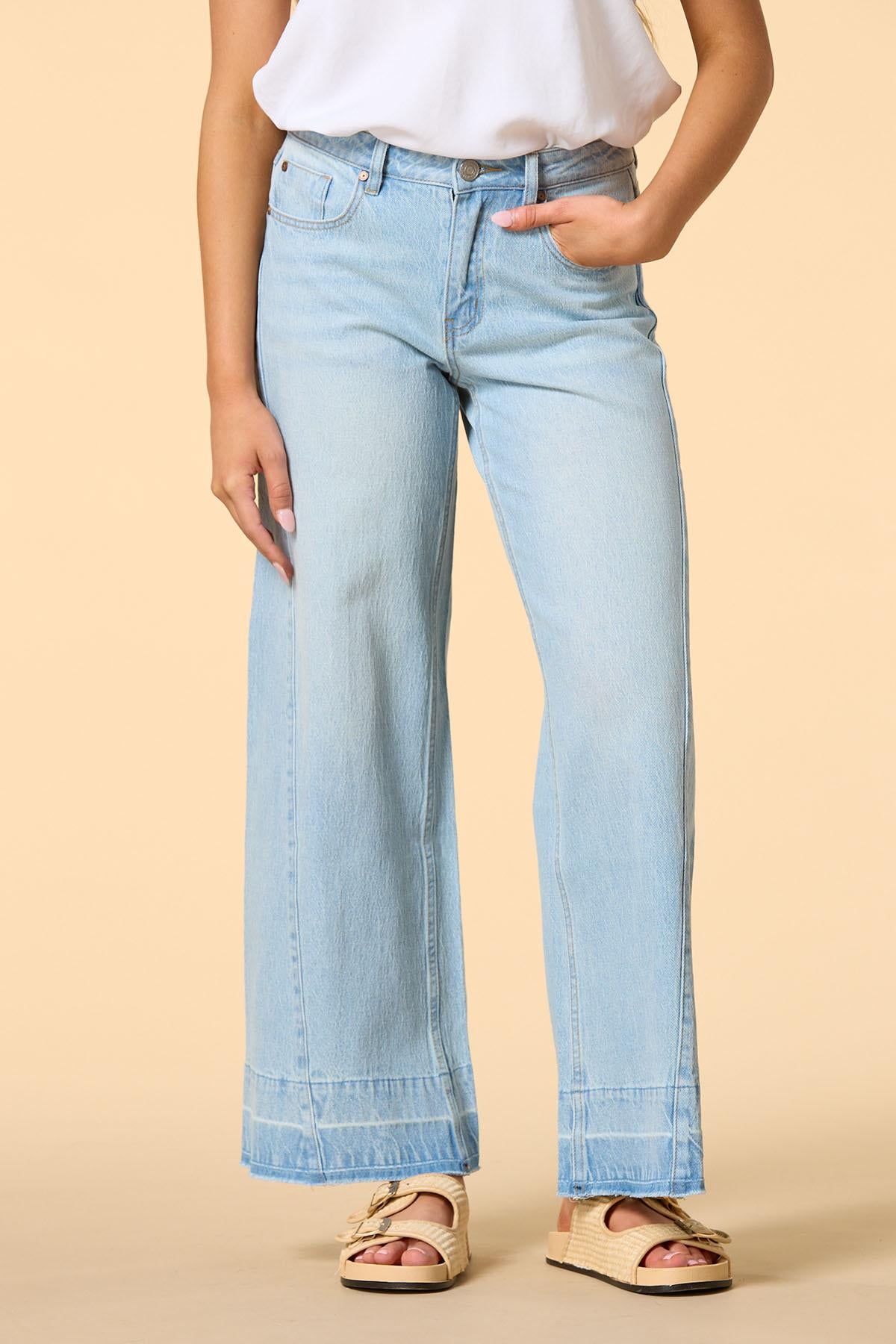 wide eyes jeans Versona Apparel