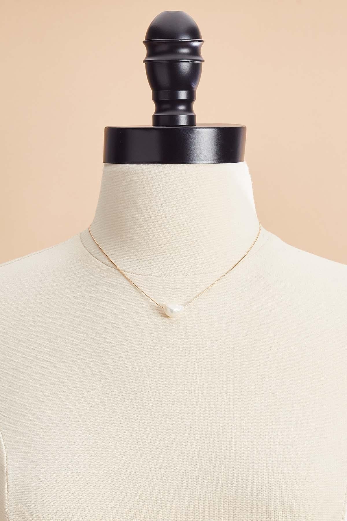 delicate pearl pendant necklace Versona Jewelry