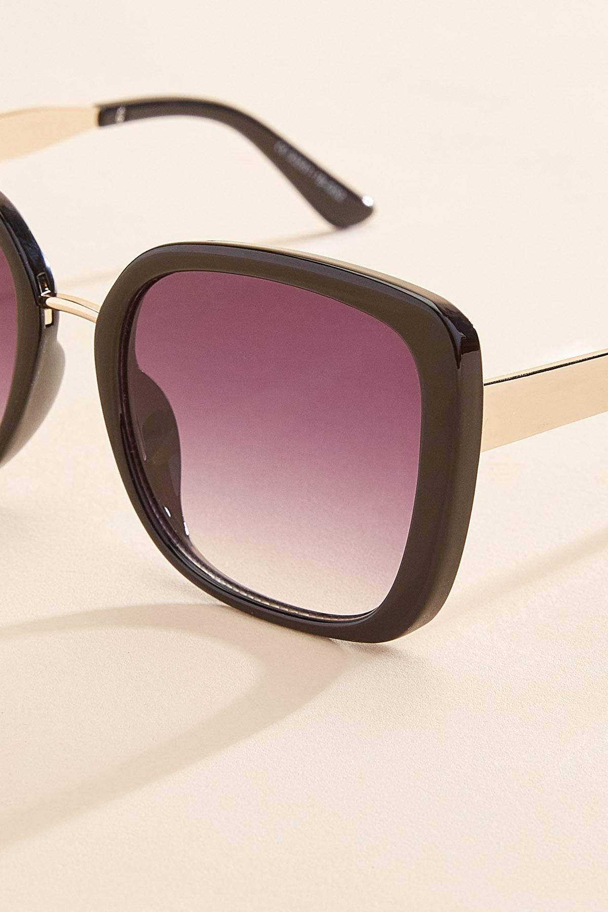 gold arm round frame sunglasses Versona Accessories