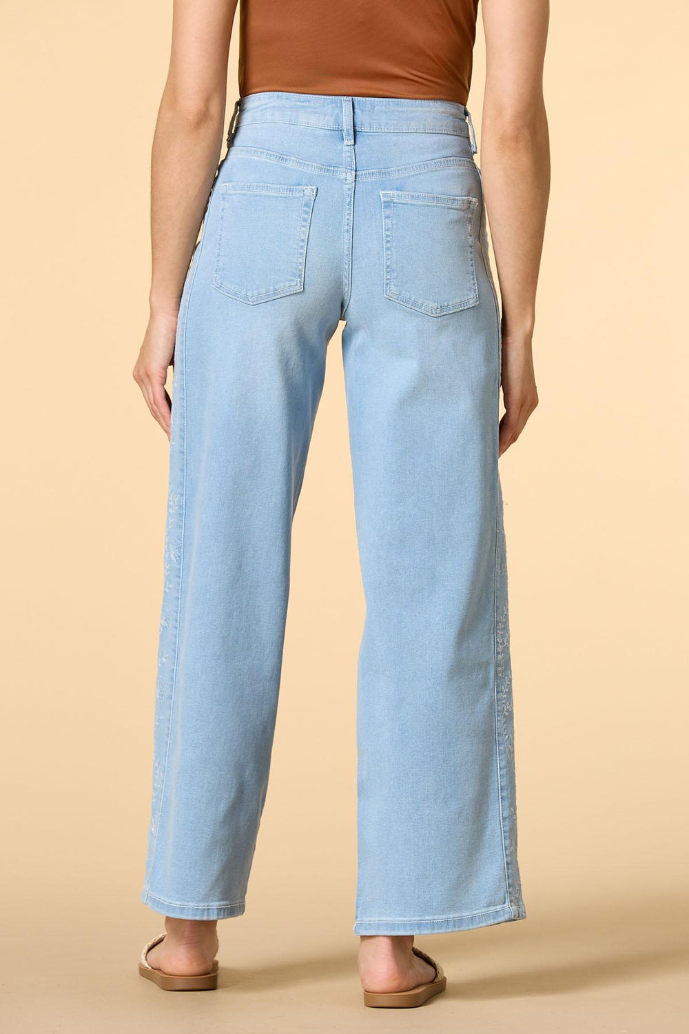 sprouting in spring embroidered jeans Versona Sale