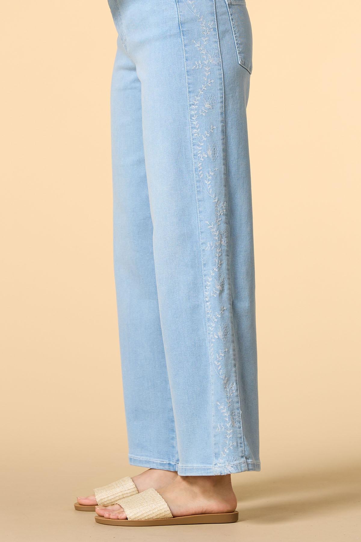 sprouting in spring embroidered jeans Versona Sale